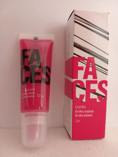 Gloss labial faces