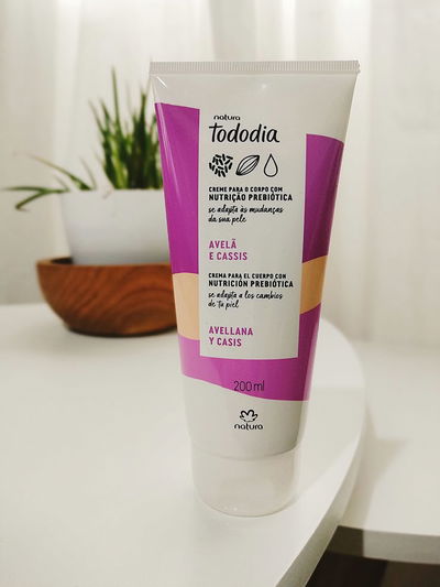 Crema corporal avellana y casis 