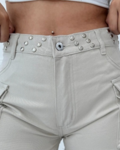 Shorts Cargo con tachas 