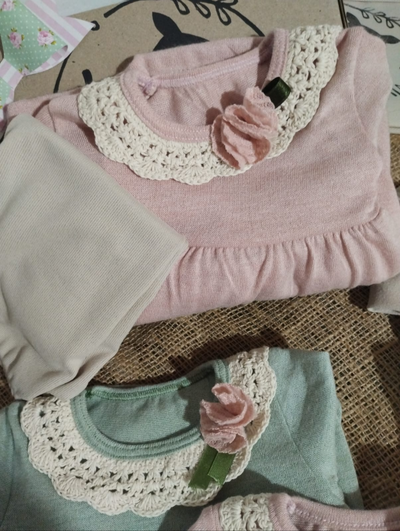 Vestido de Beba "Vintage" Lanilla Bordado + Leggins 