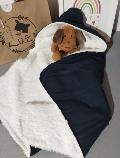 Manta con Capucha | Gabardina & Corderito.