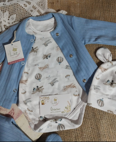 Ajuar de Nacimiento Recibidor | Amore Mío | Celeste Océano | Algodón Peinado 4 piezas 