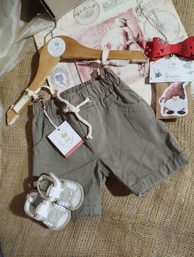 Bermuda Corta de Gabardina para Bebé | Con Cordón | Color Cemento