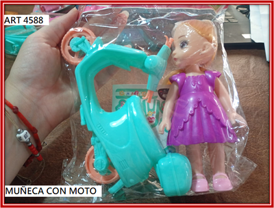 ART 4588 MUÑECA CON MOTO