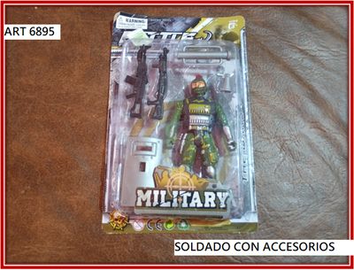 ART 6895 SOLDADO CON ACCESORIOS