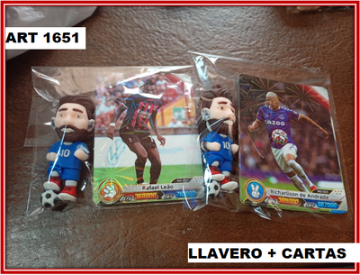 ART 1651 LLAVERO CON CARTAS FUTBOL