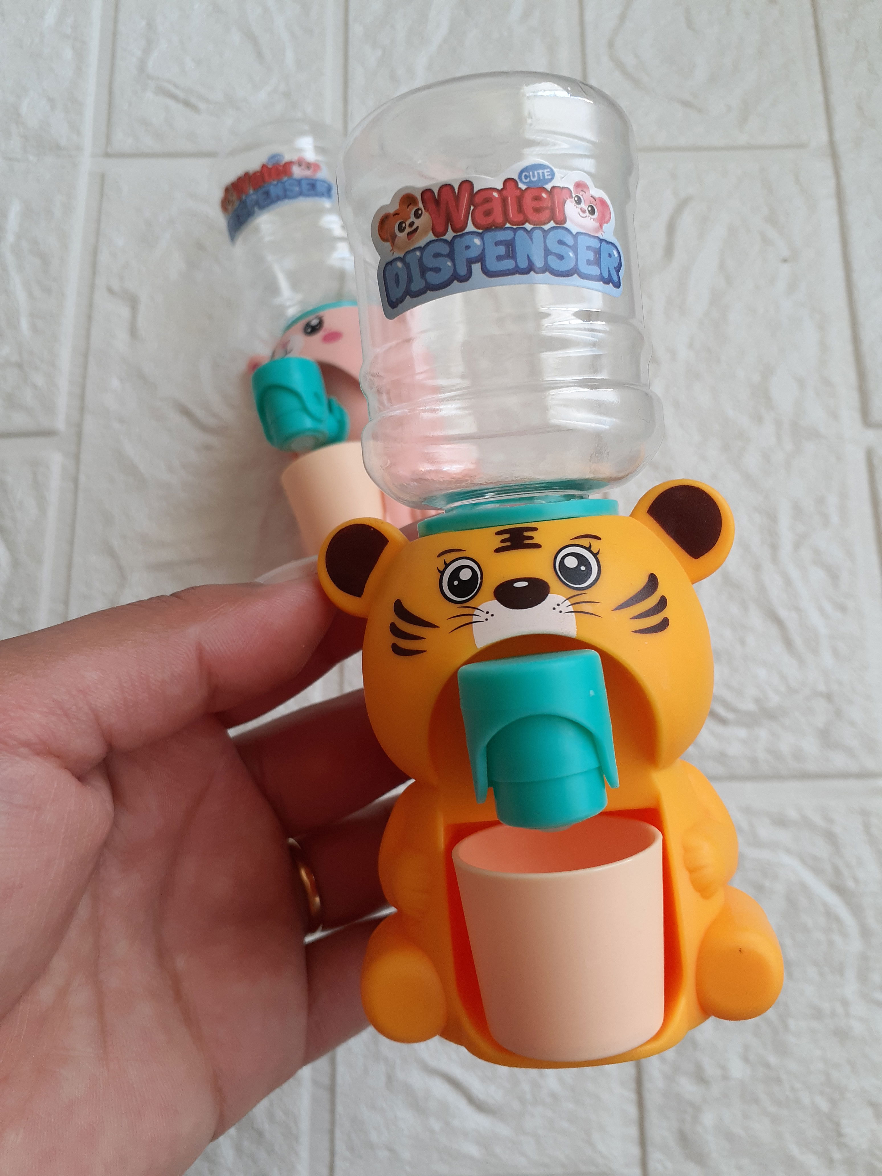 Mini dispenser de agua 