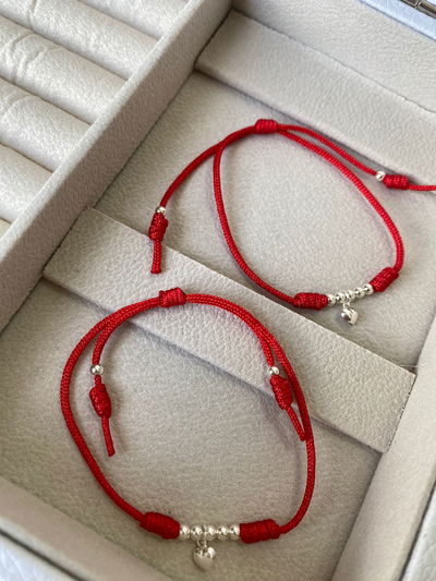Pulsera hilo corazon 