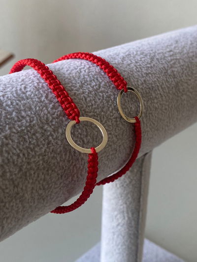 Pulsera hilo y circulo 