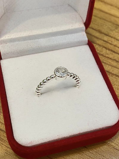 Anillo Zoriana