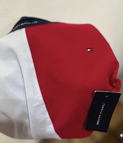 Remera tommy hilfiger talle M 