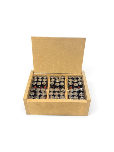 Caja para 54 pilas AA