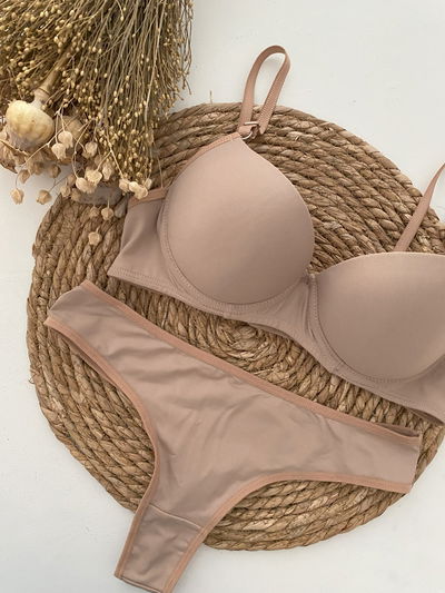 Conjunto de microfibra con aro y coulotte less