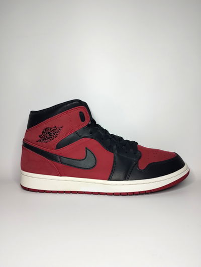 NIKE AIR JORDAN 1 MID GYM RED BLACK