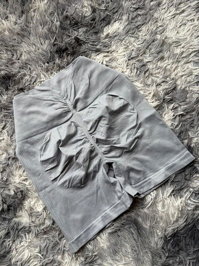 Short V (gris)