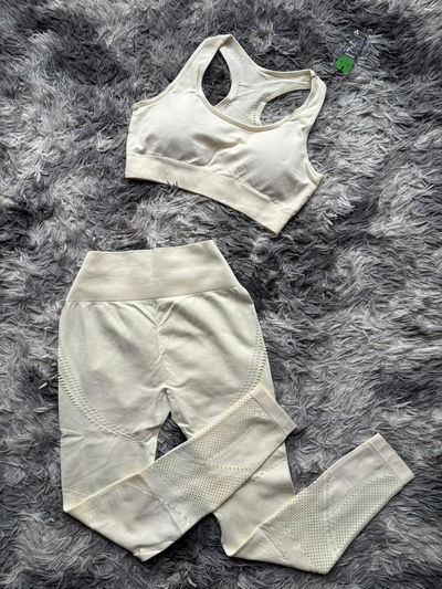 Conjunto Mel (Amarillo Claro)