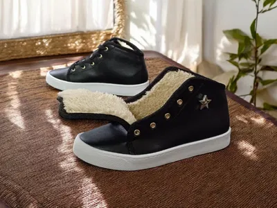 BOTITAS NEGRAS CUERO P.U. STAR