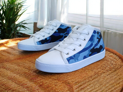 BOTITAS CAMUFLADAS CON CUERO P.U. NEGRO