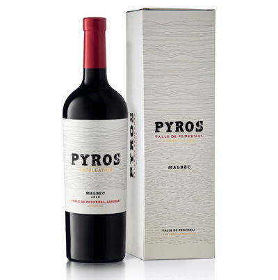 Pyros Malbec con Estuche