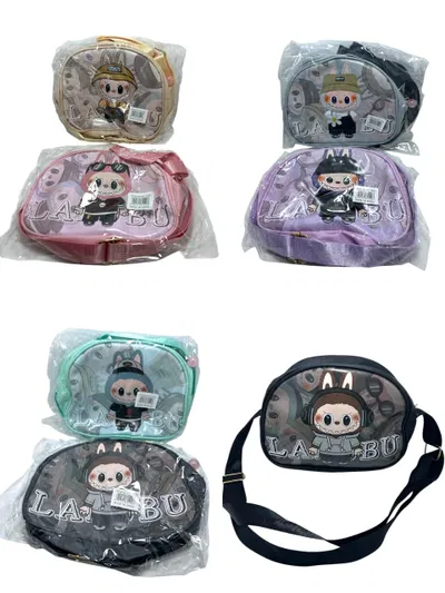 Cartera labubu