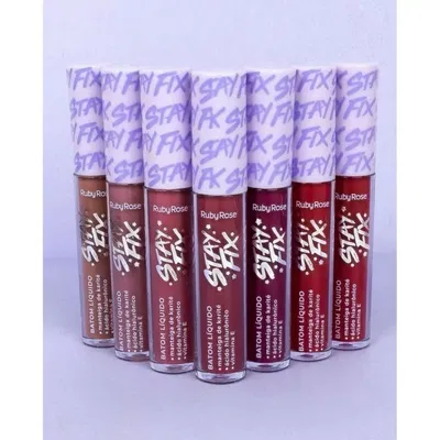 Labial batom stay fix Ruby rose 