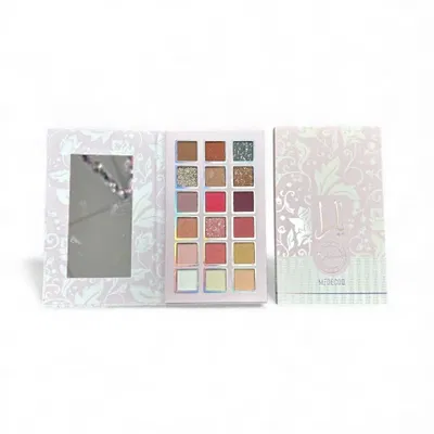 Paleta de sombras chica Yara diferentes modelos