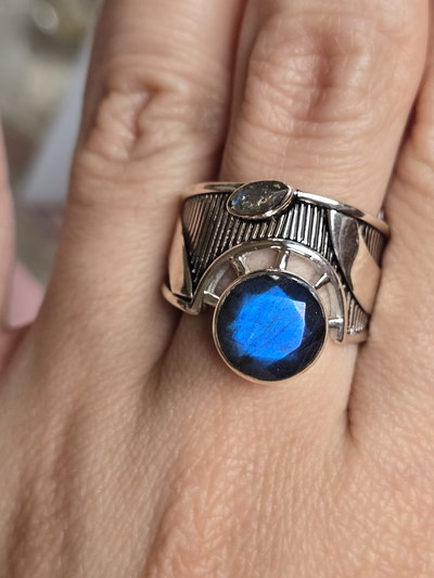 ANILLO ARACELI