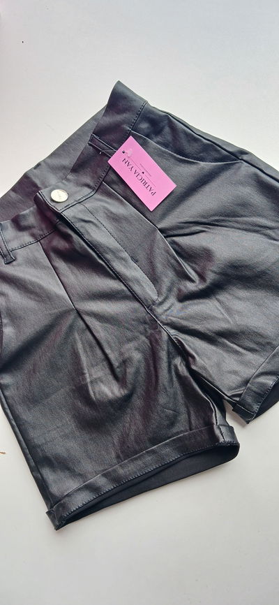 Short engomado pinzas