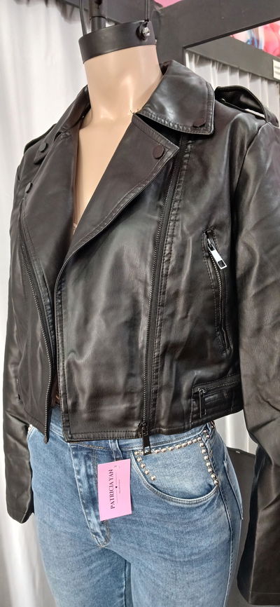 Campera total black