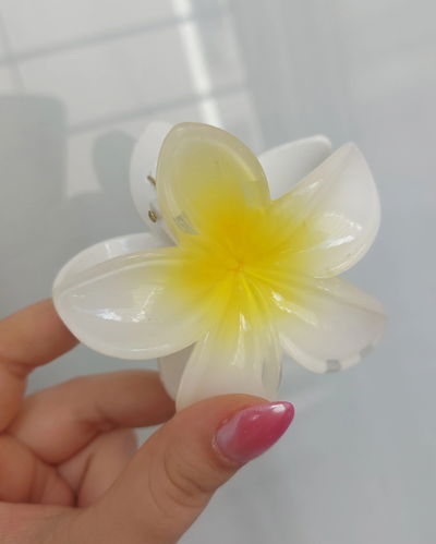 Broche KAILANI white