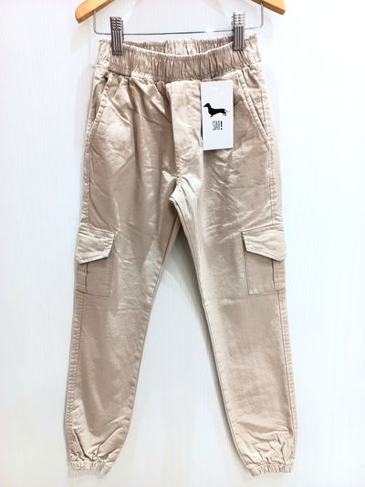 Jogger cargo gabardina camel