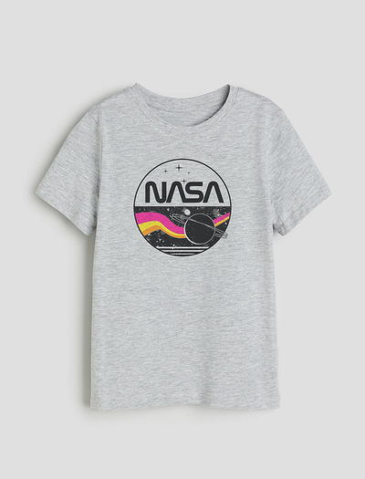 remera NASA blanca