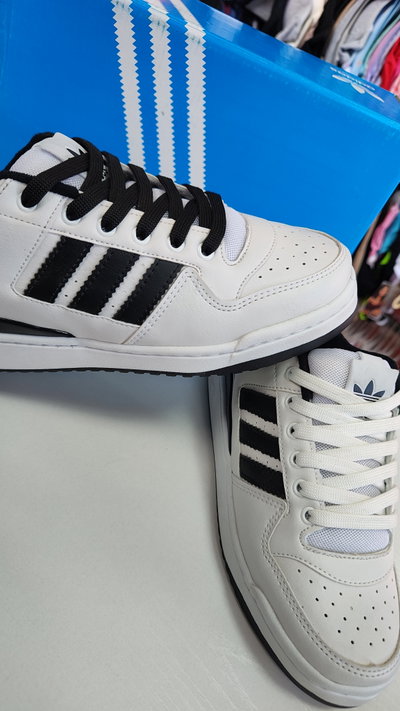 Adidas Forum negro 