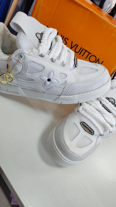 LV blanco