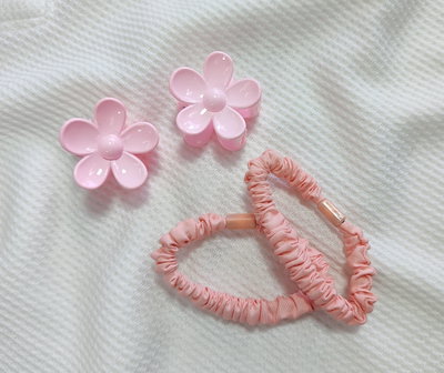 Set broche y scrunchies 