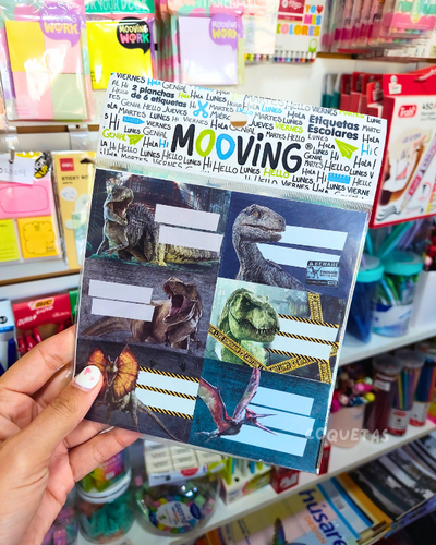 ETIQUETA ESCOLAR MOOVING JURASSIC