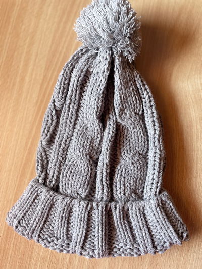 Gorros pompón Gris