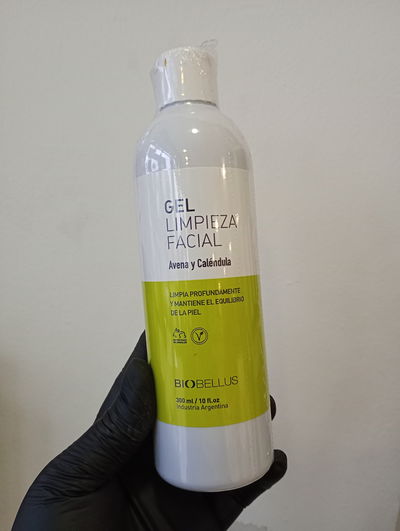 BIOBELLUS - GEL DE LIMPIEZA AVENA Y CALENDULA 300ML