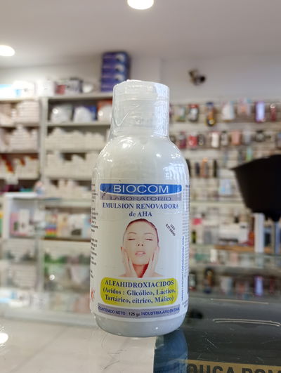 BIOCOM AHA 15 Emulsión Peeling 125 cc