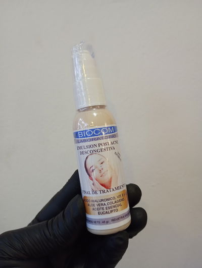 BIOCOM Emulsion Post Acné descongestivo de hierbas 45 gr.