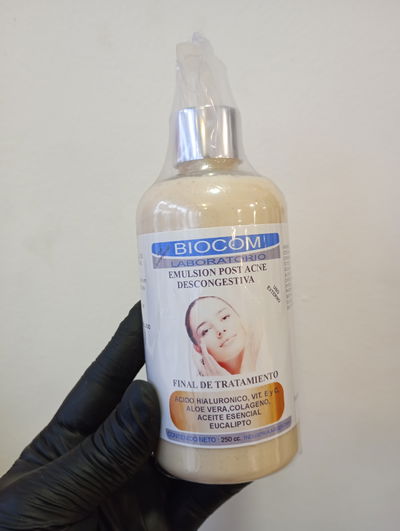 BIOCOM Emulsion Post Acne descongestivo de hierbas 250 cc