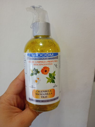 BIOCOM Gel de Limpieza sin perfume c/manzanilla 250 cc