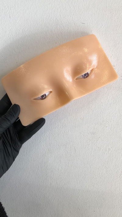 CARA DE PRACTICA CON OJOS 