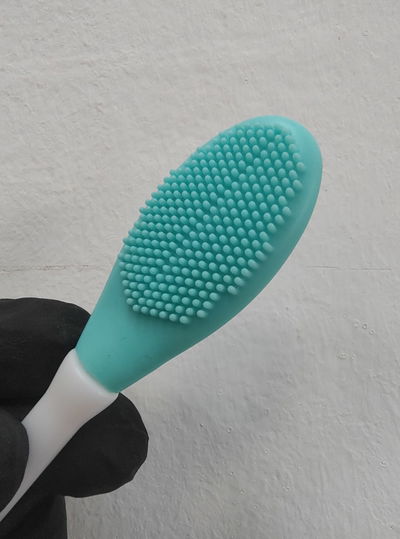 ESPATULA DE SILICONA CON LIMPIA PINCELES 