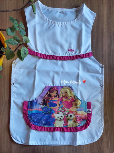 Pechera Barbie II con nombre bordado 