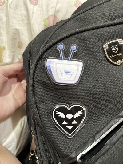 Pines acrilico deltarune (Escudo y Tenna)