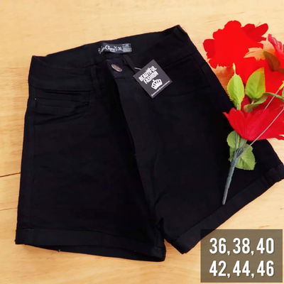 Short negro elastizado / Talle 36 chico