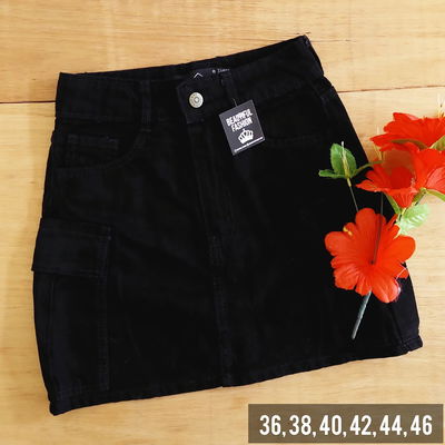 Pollera de jeans cargo negro / Talle 36, 38 chicos