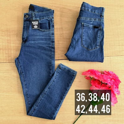 Jeans azul nevado con bigotes / Talle 36 al 46