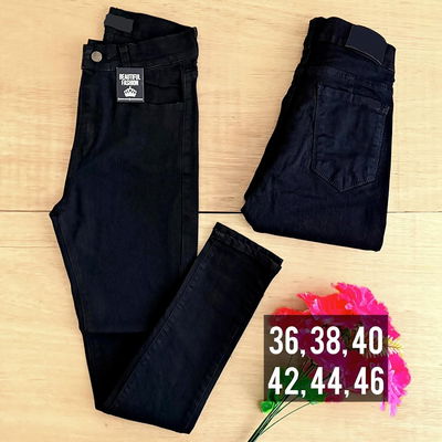 Jeans negro /  Talle 36 al 46